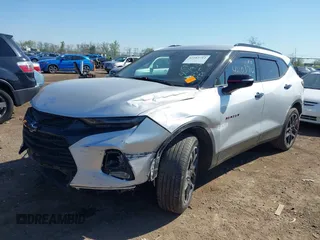 2021 Chevrolet Blazer LT z VIN 3GNKBCRS6MS515096, wystawiony jako IAAI lot #42103712 z przebiegiem 43 514 mil mil oraz . Historia ofert i sprzedaży dostępna na DreamBid. Obrazek 2.