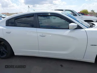 2015 Dodge Charger RT z VIN 2C3CDXCT4FH745861, wystawiony jako IAAI lot #42206349 z przebiegiem 136 061 mil mil oraz . Historia ofert i sprzedaży dostępna na DreamBid. Obrazek 13.