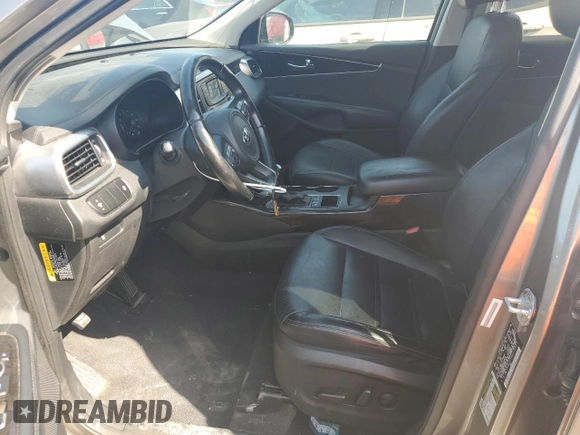 2016 Kia Sorento EX z VIN 5XYPH4A1XGG018807, wystawiony jako Copart lot #62145345 z przebiegiem Nie podano mil oraz Czysty tytuł • Clean title. Historia ofert i sprzedaży dostępna na DreamBid. Obrazek 7.