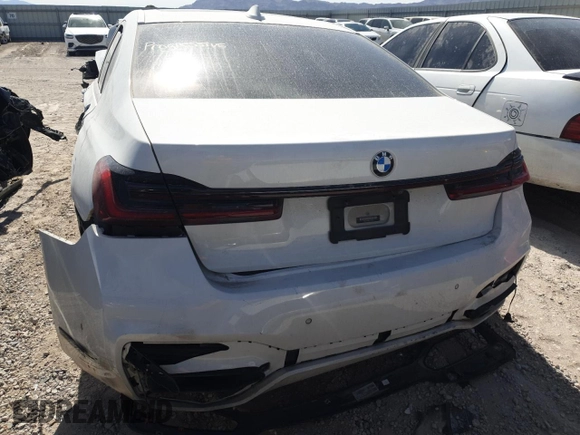 2020 BMW 7 Series 740i z VIN WBA7T2C09LCD15735, wystawiony jako Copart lot #54098325 z przebiegiem Nie podano mil oraz Szkoda całkowita • Salvage title. Historia ofert i sprzedaży dostępna na DreamBid. Obrazek 6.