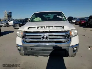 2017 Toyota Tundra 2WD SR5 with VIN 5TFEW5F17HX222295, listed as a Copart auction lot 84070304 with 105,463 mi miles and Salvage Title. Bid and sale history available at carsss.com. Image 10.