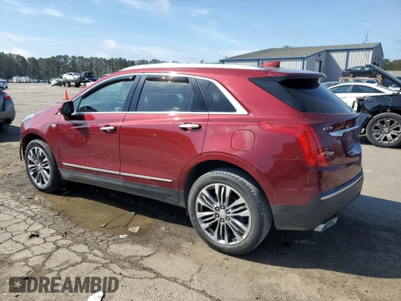 2018 Cadillac XT5 Premium Luxury FWD z VIN 1GYKNERS2JZ141705, wystawiony jako Copart lot #50202975 z przebiegiem 81 780 mil mil oraz Szkody całkowita. Historia ofert i sprzedaży dostępna na DreamBid. Obrazek 2.