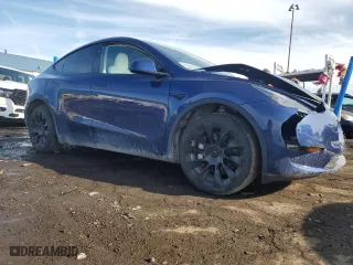 2024 Tesla Model Y Long Range with VIN 7SAYGDEE9RA235473, listed as a Copart auction lot 47275725 with 3,195 mi miles and Salvage Title. Bid and sale history available at carsss.com. Image 4.