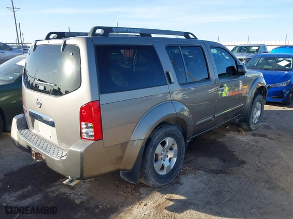 2006 Nissan Pathfinder SE with VIN 5N1AR18U36C684150, listed as a IAAI auction lot 41201933 with 146,494 mi miles. Bid and sale history available at carsss.com. Image 4.