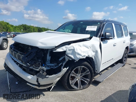2023 Jeep Grand Wagoneer z VIN 1C4SJVEJ7PS570435, wystawiony jako IAAI lot #42289466 z przebiegiem Nie podano mil oraz . Historia ofert i sprzedaży dostępna na DreamBid. Obrazek 17.