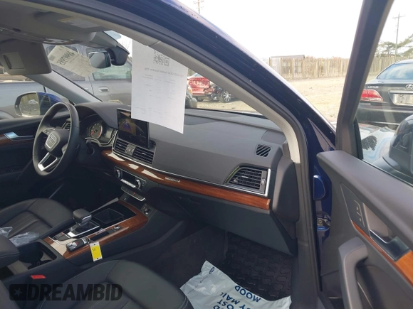 2024 Audi Q5 Premium with VIN WA1ABAFYXR2004201, listed as a IAAI auction lot 40997985 with 9,084 mi miles and . Bid and sale history available at DreamBid. Image 5.