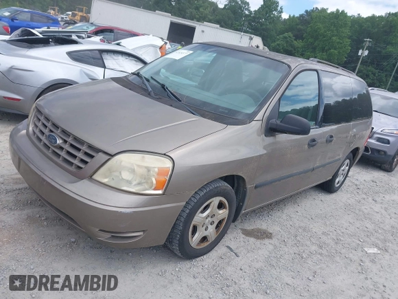 2005 Ford Freestar SE с VIN 2FMZA51645BA56383, выставлен на аукционе IAAI как лот 42424377 с пробегом 174 059 миль миль и . История ставок и продаж доступна на DreamBid. Изображение 2.