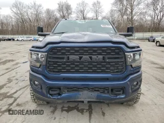 2022 Ram 2500 Big Horn z VIN 3C6UR5ML0NG381738, wystawiony jako Copart lot #49081975 z przebiegiem 19 806 mil mil oraz Szkoda całkowita • Salvage title. Historia ofert i sprzedaży dostępna na DreamBid. Obrazek 5.