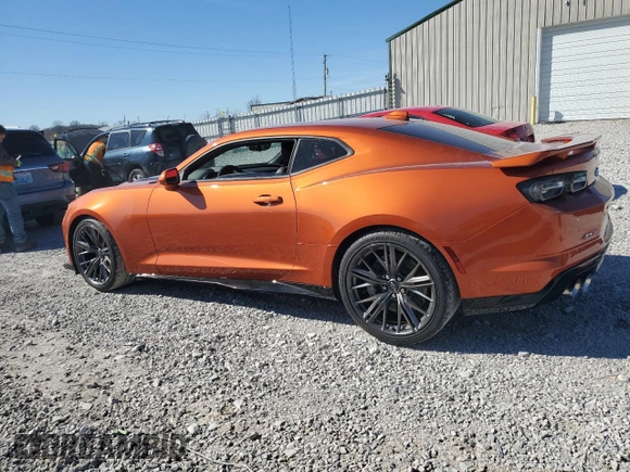 2023 Chevrolet Camaro ZL1 z VIN 1G1FK1R62P0152754, wystawiony jako Copart lot #47596115 z przebiegiem 698 mil mil oraz Szkody całkowita. Historia ofert i sprzedaży dostępna na DreamBid. Obrazek 2.