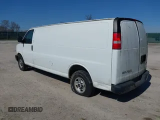 2007 GMC Savana Cargo Van with VIN 1GTGG29V771108947, listed as a IAAI auction lot 41735488 with 216,012 mi miles. Bid and sale history available at carsss.com. Image 3.