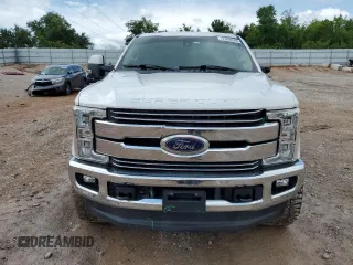 2017 Ford F-250 Lariat z VIN 1FT7W2BT2HEC77098, wystawiony jako Copart lot #57896595 z przebiegiem 142 254 mil mil oraz Szkoda całkowita • Salvage title. Historia ofert i sprzedaży dostępna na DreamBid. Obrazek 5.