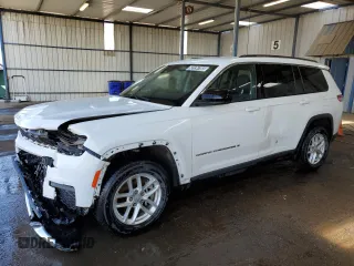 2023 Jeep Grand Cherokee Laredo z VIN 1C4RJKAG2P8776623, wystawiony jako Copart lot #53134765 z przebiegiem 50 413 mil mil oraz Czysty tytuł • Clean title. Historia ofert i sprzedaży dostępna na DreamBid. Obrazek 1.