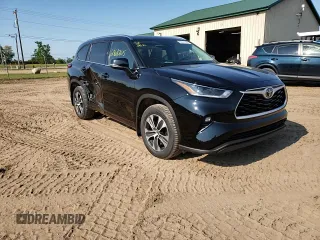 2021 Toyota Highlander XLE with VIN 5TDGZRBH5MS529474, listed as a Copart auction lot 60610165 with 92,275 mi miles and Salvage title. Bid and sale history available at DreamBid. Image 14.