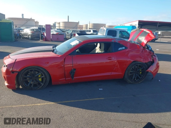 2010 Chevrolet Camaro 2SS z VIN 2G1FK1EJ9A9119483, wystawiony jako IAAI lot #41232292 z przebiegiem 51 403 mil mil oraz . Historia ofert i sprzedaży dostępna na DreamBid. Obrazek 6.