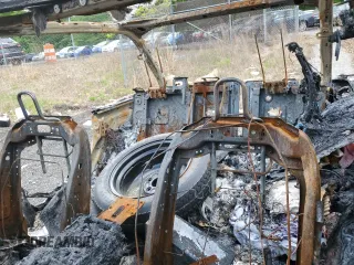 2023 Jeep Wrangler Sahara z VIN 1C4JJXP66PW698724, wystawiony jako Copart lot #55587825 z przebiegiem Nie podano mil oraz Nie do naprawy • Non repairable. Historia ofert i sprzedaży dostępna na DreamBid. Obrazek 10.