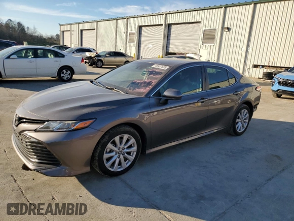 2020 Toyota Camry LE with VIN 4T1C11AK3LU945792, listed as a Copart auction lot 46987685 with 87,454 mi miles and Salvage Title. Bid and sale history available at carsss.com. Image 1.