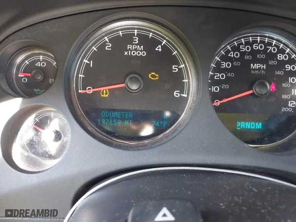 2013 Chevrolet Avalanche LTZ with VIN 3GNMCGE05DG351022, listed as a IAAI auction lot 41138090 with 197,159 mi miles. Bid and sale history available at carsss.com. Image 7.