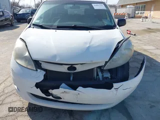 2008 Toyota Sienna CE with VIN 5TDZK23C28S132690, listed as a IAAI auction lot 41807126 with 198,152 mi miles. Bid and sale history available at carsss.com. Image 6.