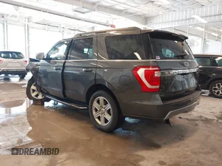 2019 Ford Expedition XLT with VIN 1FMJU1JT8KEA82990, listed as a IAAI auction lot 41622190 with 1 mi miles. Bid and sale history available at carsss.com. Image 3.
