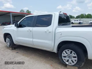 2024 Nissan Frontier SL с VIN 1N6ED1EJ0RN650784, выставлен на аукционе IAAI как лот 42399593 с пробегом 8 199 миль миль и . История ставок и продаж доступна на DreamBid. Изображение 15.