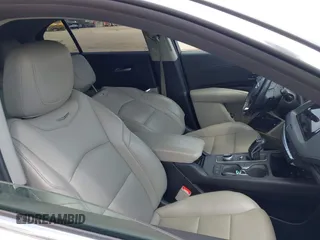 2019 Cadillac XT4 AWD Premium Luxury z VIN 1GYFZDR48KF131619, wystawiony jako IAAI lot #42202281 z przebiegiem 67 048 mil mil oraz . Historia ofert i sprzedaży dostępna na DreamBid. Obrazek 5.