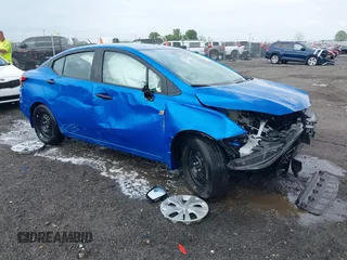 2024 Nissan Versa S z VIN 3N1CN8DV2RL813958, wystawiony jako IAAI lot #41967361 z przebiegiem 37 525 mil mil oraz . Historia ofert i sprzedaży dostępna na DreamBid. Obrazek 1.