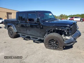 2021 Jeep Gladiator Sport S with VIN 1C6JJTAG5ML606050, listed as a Copart auction lot 45221215 with 43,529 mi miles and Salvage title. Bid and sale history available at DreamBid. Image 4.