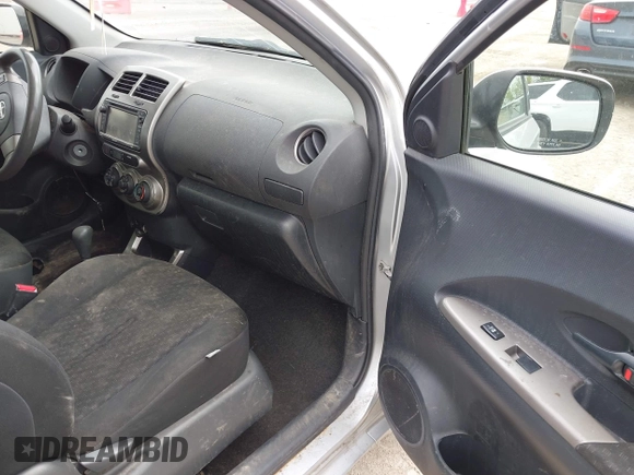 2013 Scion xD z VIN JTKKUPB4XD1038754, wystawiony jako IAAI lot #42231402 z przebiegiem 157 648 mil mil oraz . Historia ofert i sprzedaży dostępna na DreamBid. Obrazek 5.