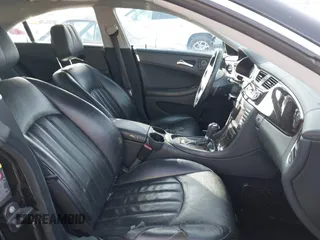 2009 Mercedes-Benz CLS-Class 5.5L with VIN WDDDJ72X99A144208, listed as a IAAI auction lot 41445130 with 189,398 mi miles. Bid and sale history available at carsss.com. Image 5.