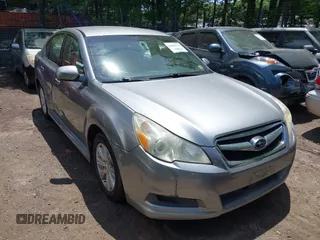 2010 Subaru Legacy Premium All-Weather Anniversary z VIN 4S3BMCC63A3238505, wystawiony jako IAAI lot #42295735 z przebiegiem 197 496 mil mil oraz . Historia ofert i sprzedaży dostępna na DreamBid. Obrazek 1.