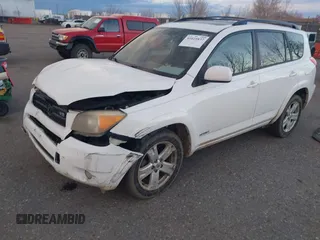 2006 Toyota RAV4 Sport with VIN JTMBK32VX66005712, listed as a IAAI auction lot 41025837 with 220,861 mi miles. Bid and sale history available at carsss.com. Image 2.