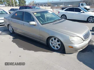 2000 Mercedes-Benz S-Class with VIN WDBNG70J9YA044313, listed as a IAAI auction lot 41773427 with 1 mi miles. Bid and sale history available at carsss.com. Image 1.