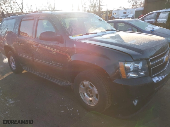 2013 Chevrolet Suburban LT with VIN 1GNSKJE78DR347079, listed as a IAAI auction lot 41404605 with 170,274 mi miles. Bid and sale history available at carsss.com. Image 1.