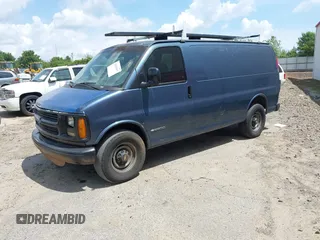 1998 Chevrolet Chevy Van z VIN 1GCGG25RXW1100879, wystawiony jako IAAI lot #42154197 z przebiegiem 191 241 mil mil oraz . Historia ofert i sprzedaży dostępna na DreamBid. Obrazek 2.