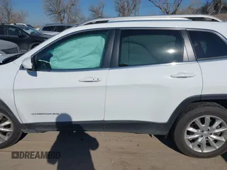 2017 Jeep Cherokee Limited with VIN 1C4PJMDB7HW647325, listed as a IAAI auction lot 41472364 with 37,129 mi miles and . Bid and sale history available at DreamBid. Image 13.