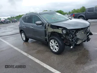 2015 Nissan Rogue SL z VIN 5N1AT2MV5FC799273, wystawiony jako IAAI lot #42281369 z przebiegiem 132 648 mil mil oraz . Historia ofert i sprzedaży dostępna na DreamBid. Obrazek 1.