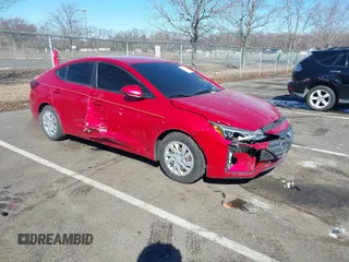 2020 Hyundai Elantra SE with VIN 5NPD74LF5LH619835, listed as a IAAI auction lot 41620772 with 39,744 mi miles. Bid and sale history available at carsss.com. Image 1.