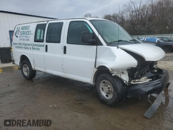 2020 Chevrolet Express Cargo Van with VIN 1GCWGAFGXL1119169, listed as a Copart auction lot 44547175 with 206,647 mi miles and Salvage Title. Bid and sale history available at carsss.com. Image 4.
