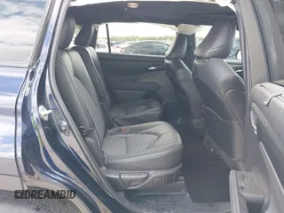 2022 Toyota Highlander XSE z VIN 5TDLZRAHXNS132750, wystawiony jako IAAI lot #42041166 z przebiegiem 39 793 mil mil oraz . Historia ofert i sprzedaży dostępna na DreamBid. Obrazek 8.