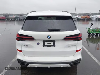2024 BMW X5 xDrive40i z VIN 5UX23EU04R9V15176, wystawiony jako IAAI lot #41788597 z przebiegiem Nie podano mil oraz . Historia ofert i sprzedaży dostępna na DreamBid. Obrazek 17.