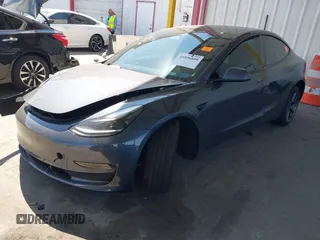 2023 Tesla Model 3 z VIN 5YJ3E1EA5PF639346, wystawiony jako IAAI lot #41896608 z przebiegiem 25 618 mil mil oraz . Historia ofert i sprzedaży dostępna na DreamBid. Obrazek 2.