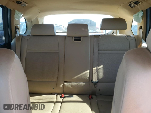 2013 BMW X5 xDrive35i z VIN 5UXZV4C53D0B24617, wystawiony jako Copart lot #48004515 z przebiegiem Nie podano mil oraz Szkody całkowita. Historia ofert i sprzedaży dostępna na DreamBid. Obrazek 10.