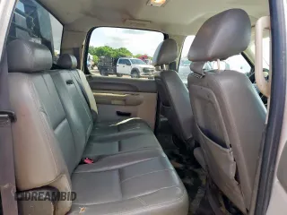 2014 Chevrolet Silverado 3500HD Work Truck z VIN 1GB4CZCGXEF153306, wystawiony jako Copart lot #58331735 z przebiegiem 133 058 mil mil oraz Czysty tytuł • Clean title. Historia ofert i sprzedaży dostępna na DreamBid. Obrazek 10.