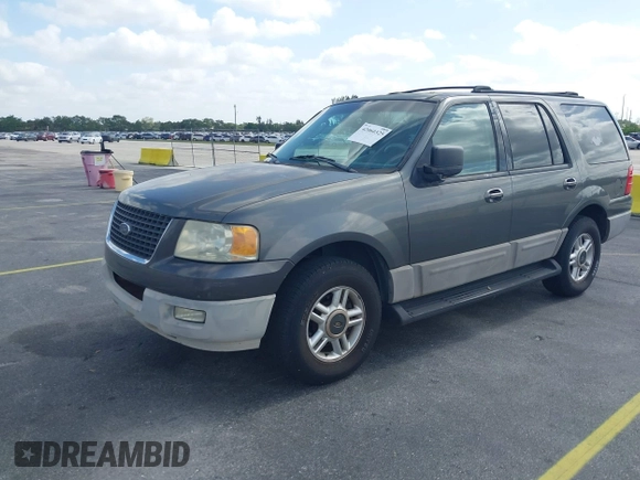2003 Ford Expedition Special Service with VIN 1FMRU15W13LA15281, listed as a IAAI auction lot 42060325 with 143,869 mi miles. Bid and sale history available at carsss.com. Image 2.