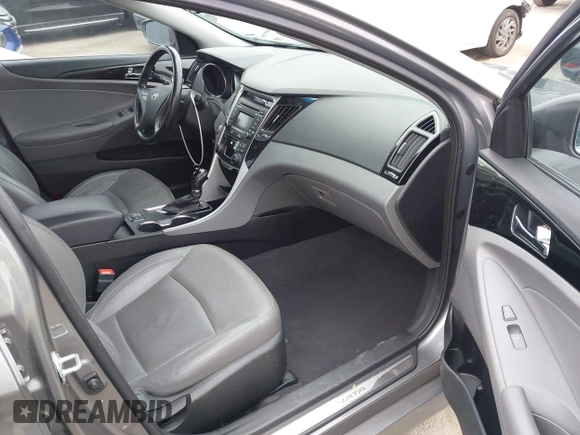 2014 Hyundai Sonata SE with VIN 5NPEC4AC3EH876729, listed as a IAAI auction lot 42040799 with 50,395 mi miles and . Bid and sale history available at DreamBid. Image 5.