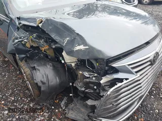 2019 Toyota Avalon XLE with VIN 4T1BZ1FB2KU030640, listed as a IAAI auction lot 41849810 with 44,531 mi miles. Bid and sale history available at carsss.com. Image 6.