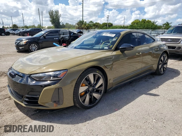 2022 Audi RS e-tron GT z VIN WAUBHBFWXN7904541, wystawiony jako Copart lot #68877093 z przebiegiem 2676 mil mil oraz . Historia ofert i sprzedaży dostępna na DreamBid. Obrazek 1.