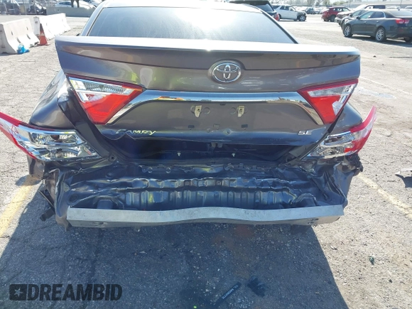 2015 Toyota Camry XLE with VIN 4T1BF1FK6FU901697, listed as a IAAI auction lot 41974098 with 121,817 mi miles. Bid and sale history available at carsss.com. Image 6.
