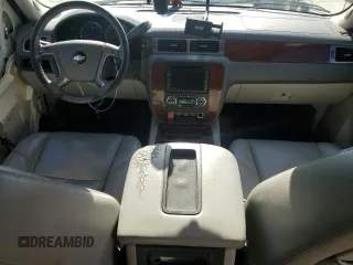 2010 Chevrolet Avalanche LTZ with VIN 3GNNCGE09AG186060, listed as a Copart auction lot 88727255 with 276,760 mi miles and Salvage Title. Bid and sale history available at DreamBid. Image 8.