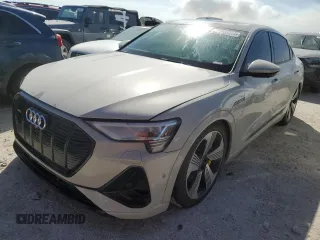 2021 Audi e-tron Sportback Prestige z VIN WA13AAGE8MB029865, wystawiony jako Copart lot #75906044 z przebiegiem Nie podano mil oraz Nie do naprawy. Historia ofert i sprzedaży dostępna na DreamBid. Obrazek 1.